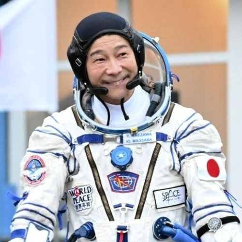 Japanski milijarder otkrio koje je dvije slavne zvijezde odabrao za put na Mjesec