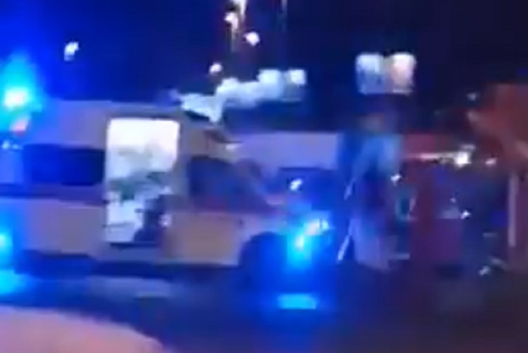 U Splitu se prevrnuo vatrogasni kamion, troje ozlijeđenih
