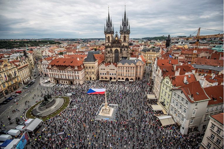 U Češkoj zabilježen najveći dnevni broj zaraženih koronavirusom u više od dva mjeseca