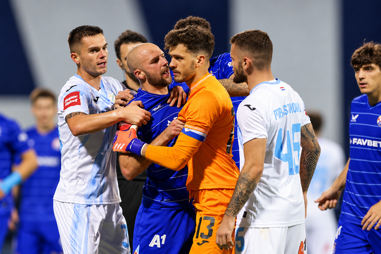 Zašto pobogu Dinamo i Rijeka igraju u utorak u 18 sati?