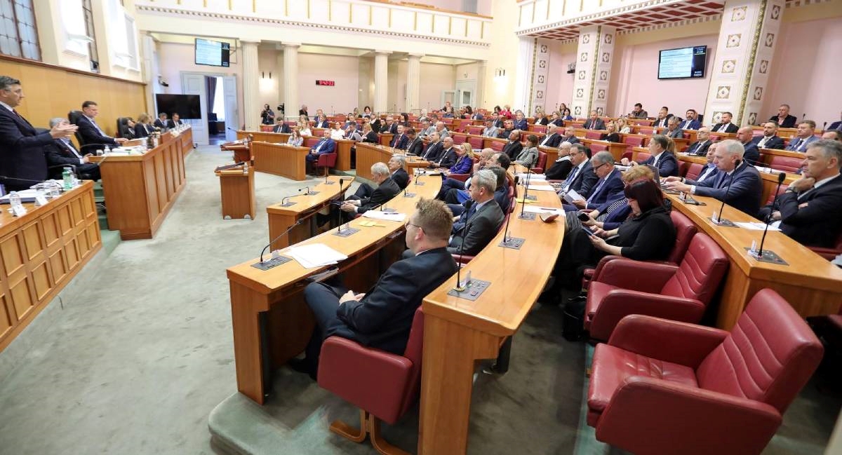 Sabor sutra započinje sjednicu govorom tajnika Svete Stolice