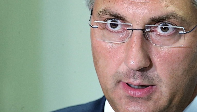 Plenković: Podržavamo kandidature Dobronića i Mrčele za šefa Vrhovnog suda