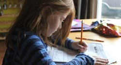 Stručnjaci objasnili zašto je previše domaćih zadaća ustvari loše za djecu