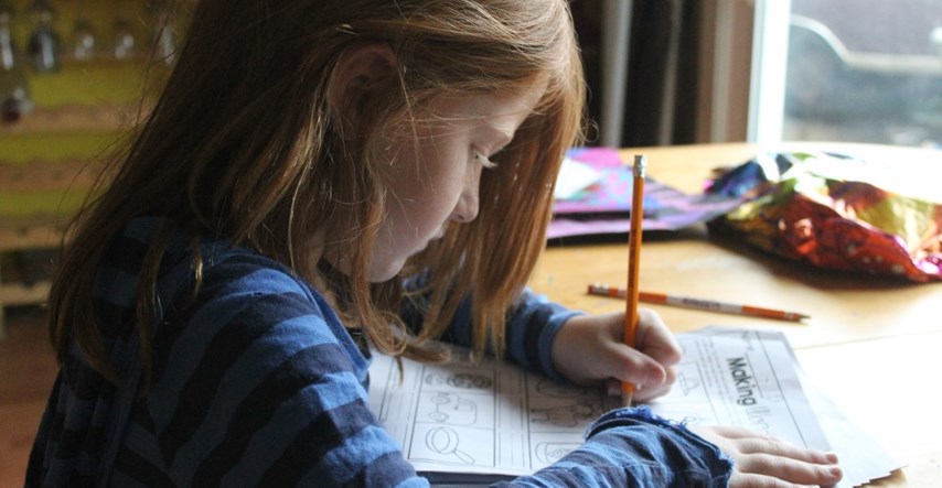 Stručnjaci objasnili zašto je previše domaćih zadaća ustvari loše za djecu