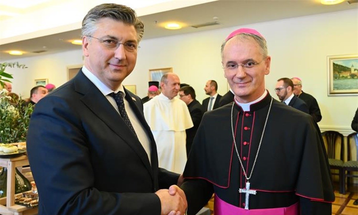 Glas koncila: Nečestitanje predsjedniku znak je opasnih namjera