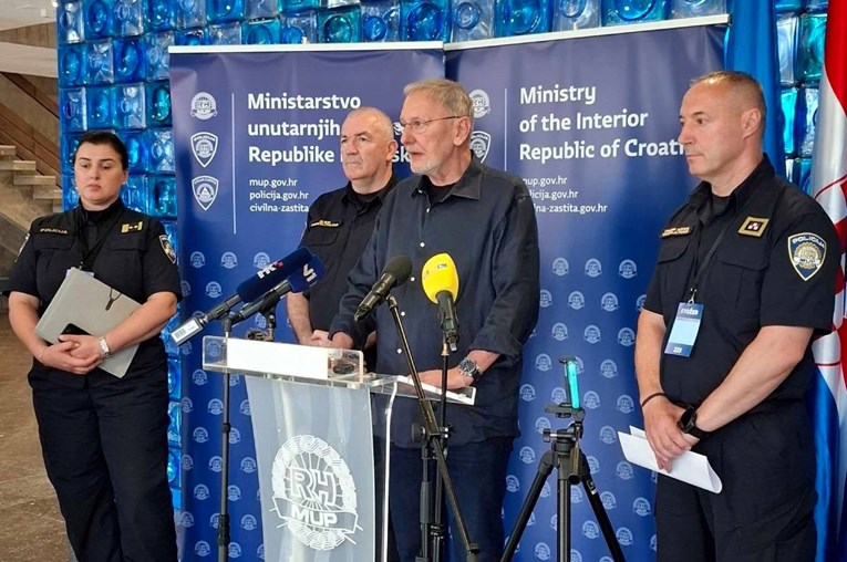 Božinović kaže da je na Hipodromu iznimno velik broj ljudi. Ne kaže koliko