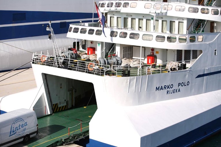 Trajekt Jadrolinije pokvario se odmah na probnoj vožnji. Jadrolinija: Događa se