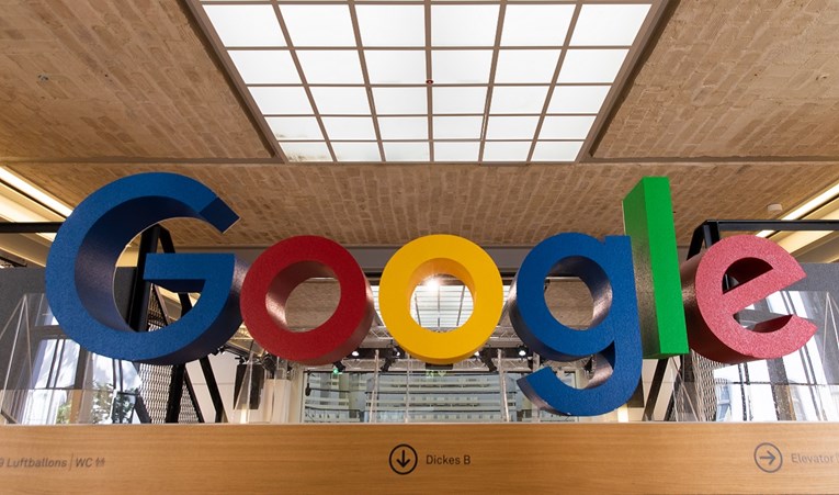 Google maknuo negativne ocjene o digitalnim platformama nakon zabrane kupnje dionica