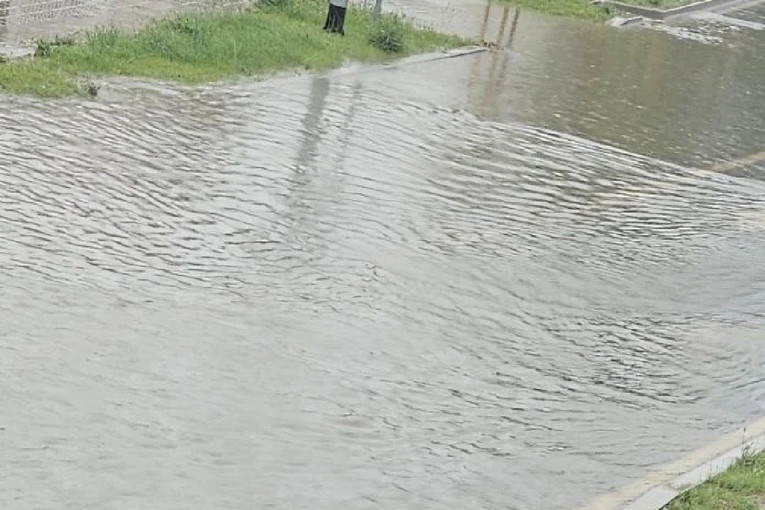 Kiša potopila ulice u Koprivnici. "Problem su bili začepljeni slivnici"