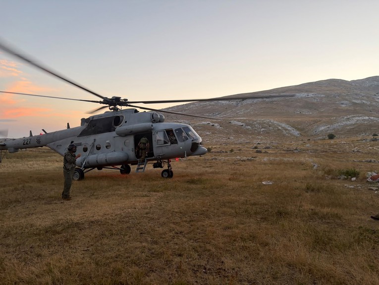 VIDEO Vojnim helikopterom spašen ozlijeđeni Nijemac s Dinare