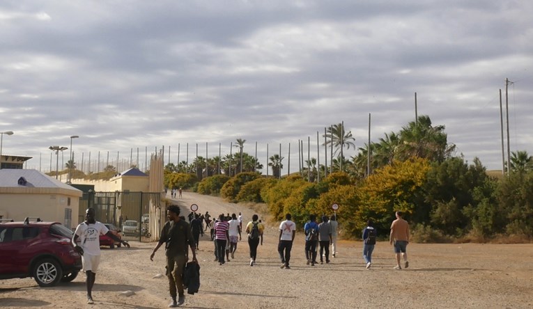 Skoro 2000 migranata iz Maroka pokušalo ući u španjolsku enklavu Melillu