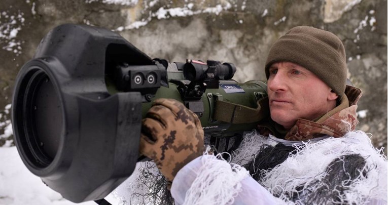 Elitni britanski specijalci u Kijevu obučavaju ukrajinske vojnike, piše Times