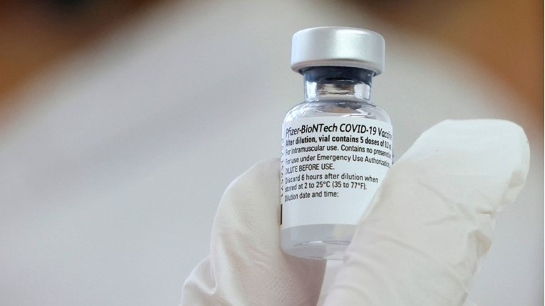 Nova studija: Čini se da Pfizerovo cjepivo djeluje protiv mutiranih sojeva korone