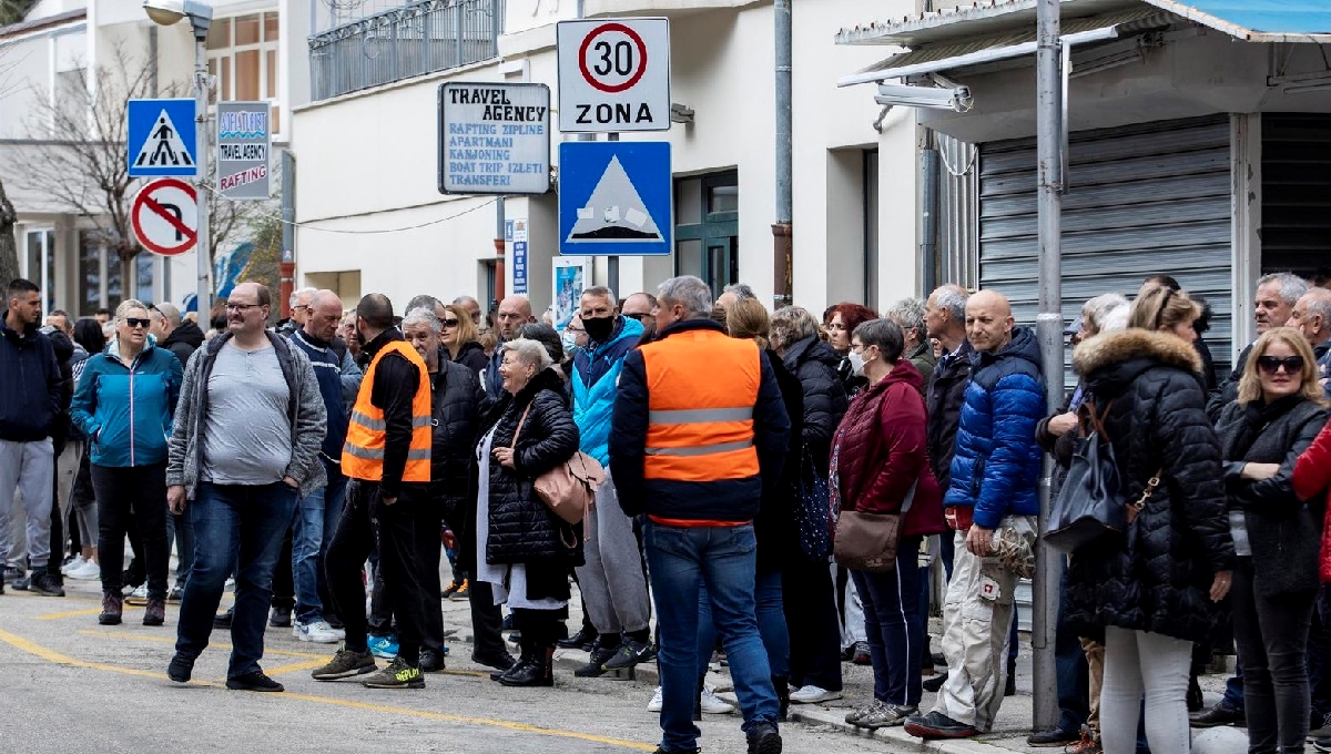 Omišani prosvjedovali zbog poskupljenja odvoza smeća
