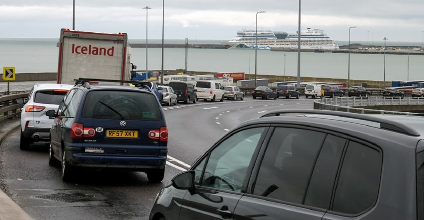 Putnici u engleskom Doveru dva sata čekali na ulazak u Francusku
