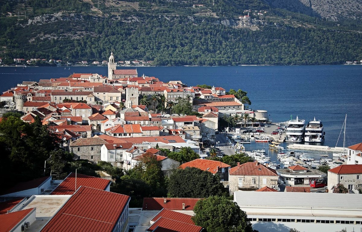 Veliki prekid struje na Korčuli, kvar napravio bager. Ljudi satima bez struje