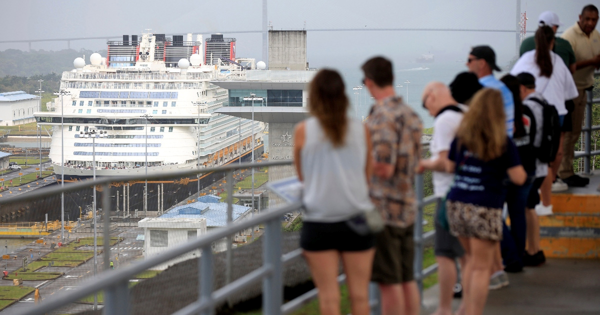 Putnici kruzera prijete bojkotom zbog pravila odijevanja: "Besmisleno, na odmoru sam"