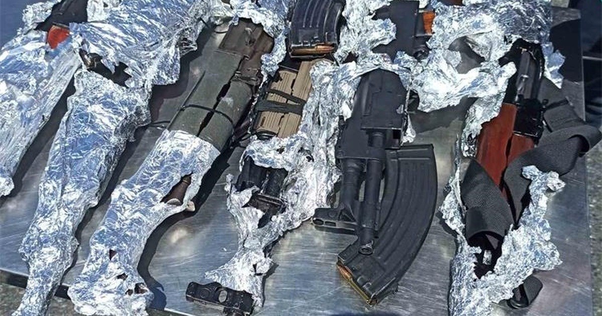 FOTO Na granici sa Srbijom zaplijenjena hrpa oružja, pogledajte