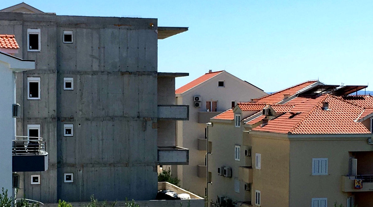 Stanovnici Tučepa bijesni: Turisti otkazuju rezervacije zbog buke s gradilišta