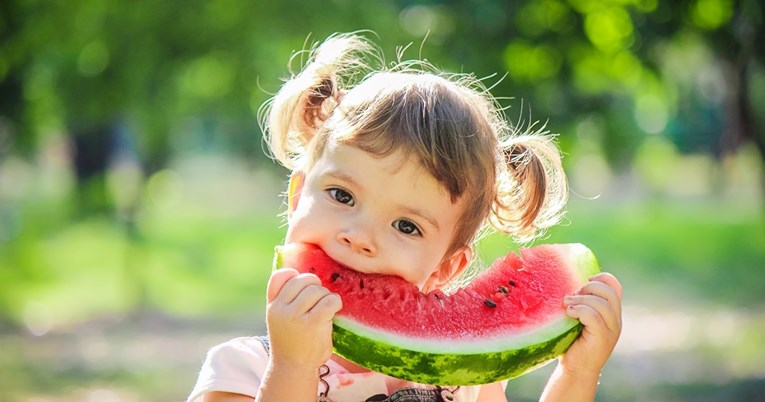Djeca koja svaki dan jedu voće uživaju ove 4 prednosti