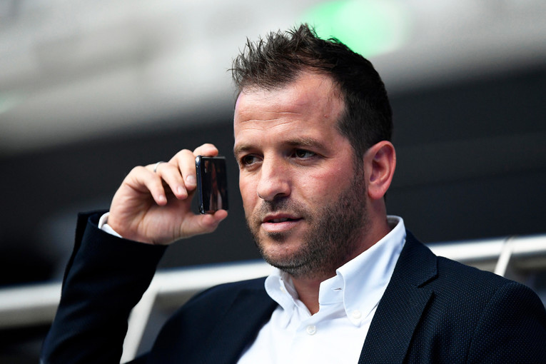 Van der Vaart se ispričao zbog komentara o Japancima. "Svi izgledaju prilično slično"
