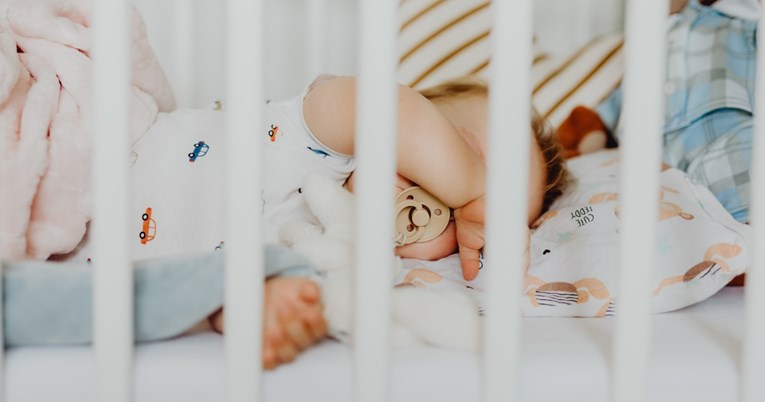 Koliko je sigurno da dijete spava s dudom? Evo na što je važno obratiti pozornost