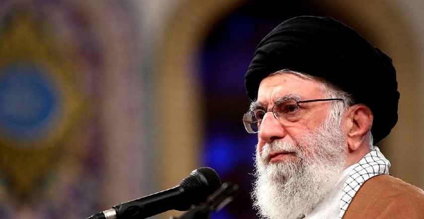 Hamnei: Iran treba povećati vojnu snagu