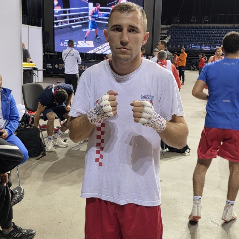Filip Poturović izgubio podijeljenom odlukom sudaca u prvom kolu SP-a u boksu