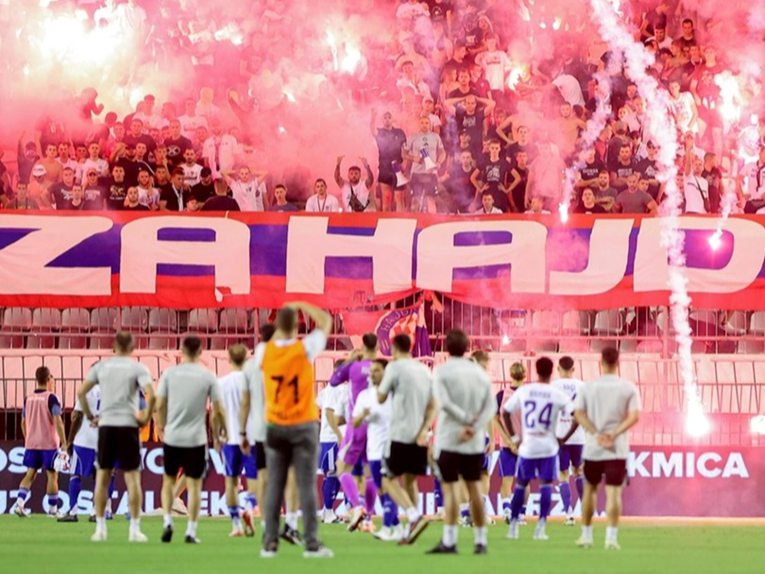 Evo kako je Hajduk kažnjen zato što je Torcida bakljama gađala igrače Hajduka