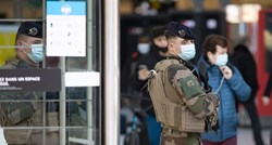 Muškarac napao nožem policajce u Parizu, oni ga ubili