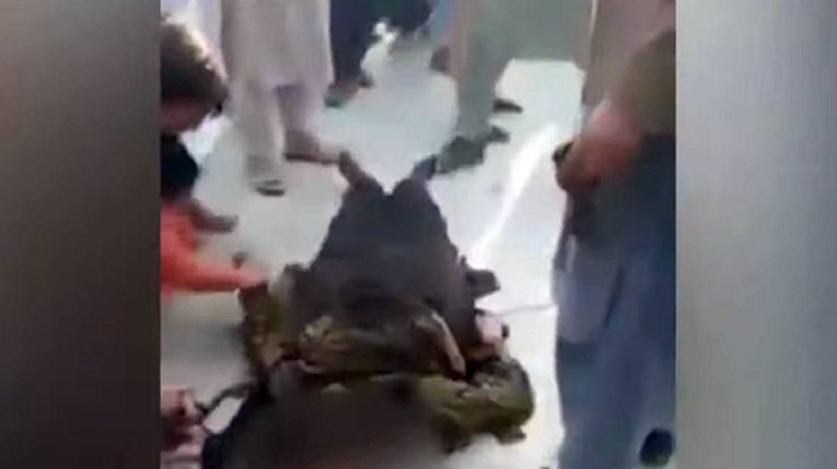 Stampedo ispred konzulata u Afganistanu: 15 mrtvih, od toga 11 žena