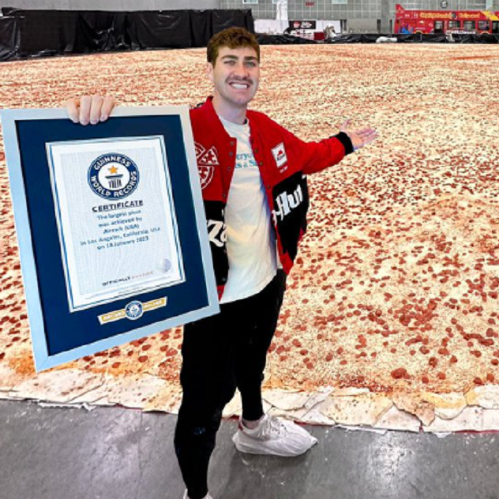 Napravljena najveća pizza na svijetu, može se izrezati na čak 68 tisuća porcija