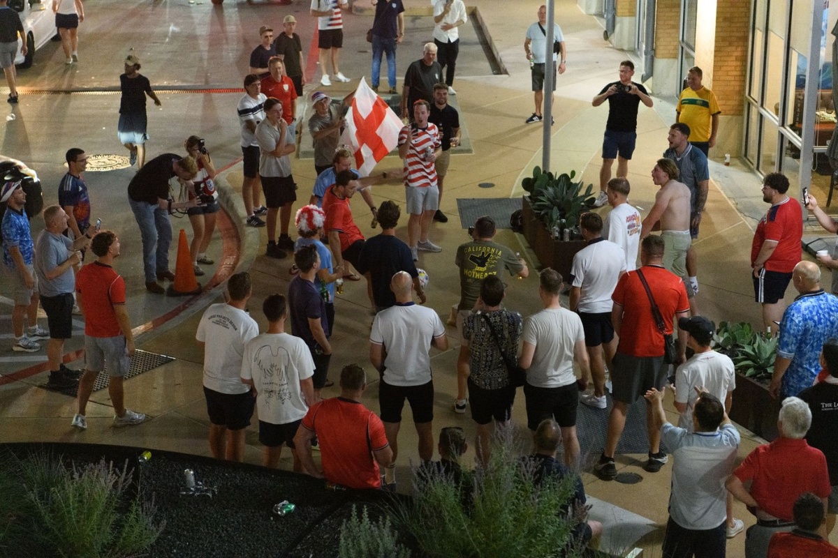 Policija intervenirala nakon navale engleskih navijača: Popili su više od 5000 piva