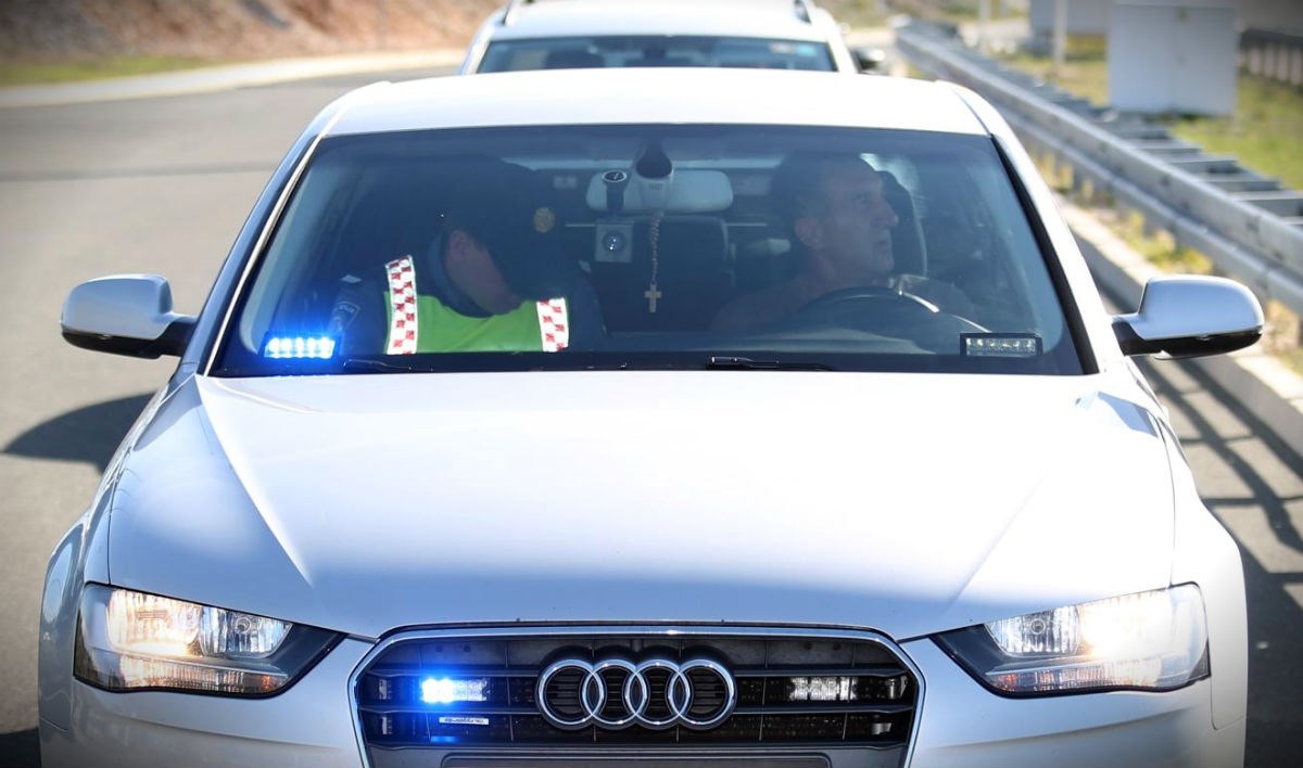 Mladić iz BiH jurio BMW-om 210 km/h kroz Istru