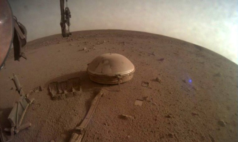 FOTO Posljednja fotka landera na Marsu? "Nemam više energije, uskoro ću se ugasiti"