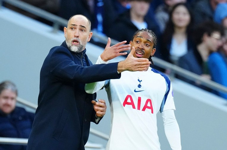 Navijači: Igrači mrze Tudora. Reakcija braniča na zamjenu golmana je dokaz