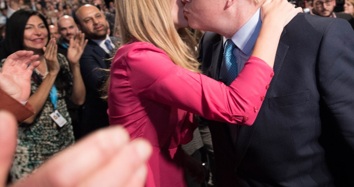 Britanski premijer u šestom desetljeću čeka dijete s 31-godišnjom curom