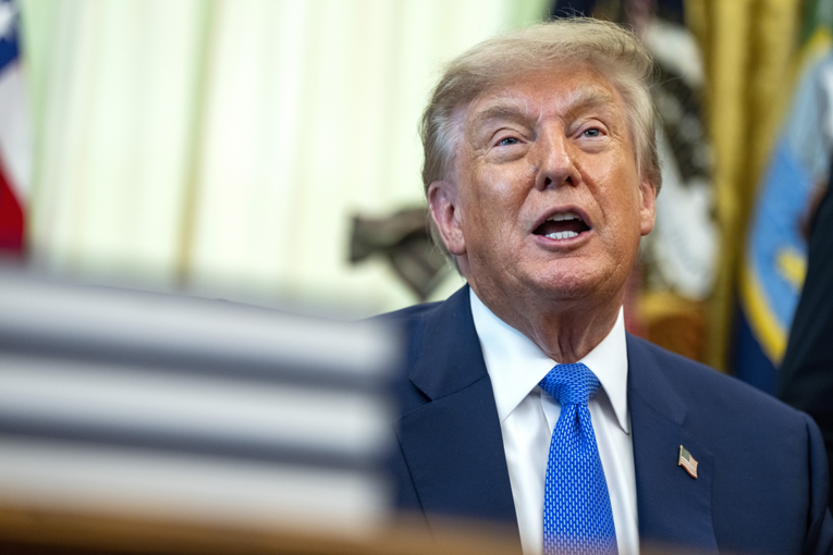 Trump naredio povratak starijoj tehnologiji. "Previše su komplicirani"