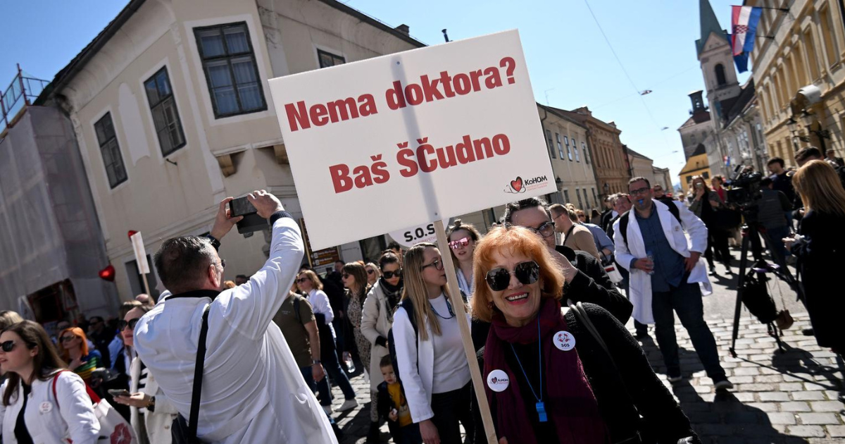 Na prosvjedu u Zagrebu osvanuo zanimljiv transparent: "Nema doktora? Baš ŠČudno"