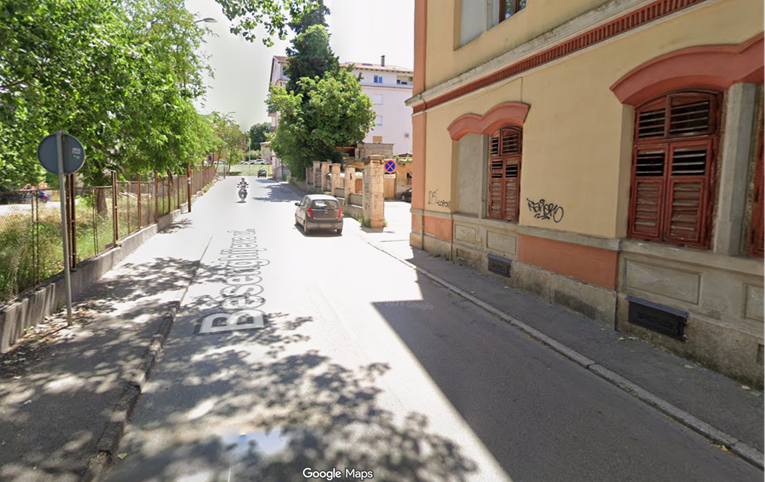 Maloljetnici na romobilu teško ozlijedili pješakinju u Puli