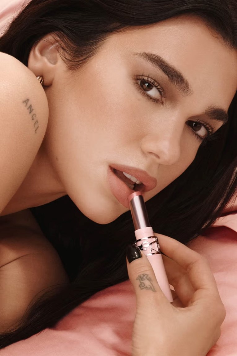 Dua Lipa je lice nove YSL Beauty Lovenude kolekcije