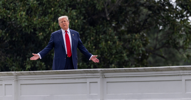 VIDEO Trump izašao na krov Bijele kuće. Novinar: Gospodine, zašto ste na krovu?