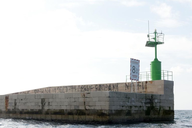 Istarski župan: Nije dobro imati zračnu luku, a praktički je ne koristiti