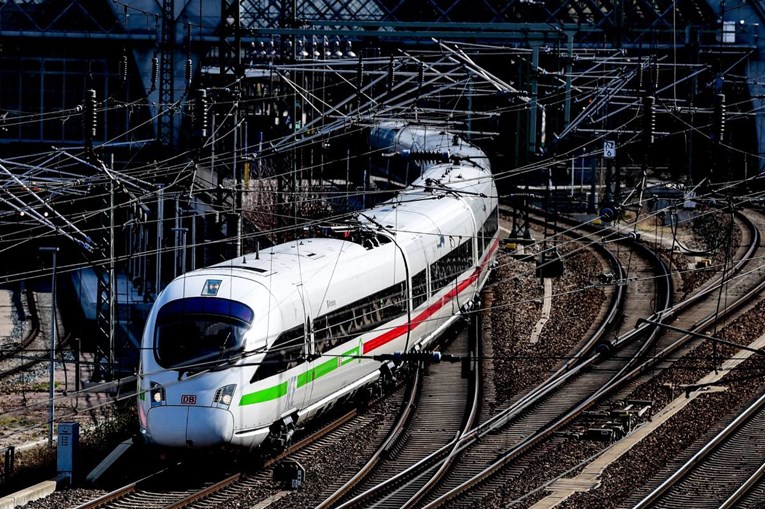 Njemačka bez javnog prijevoza: 100.000 radnika u dvodnevnom štrajku