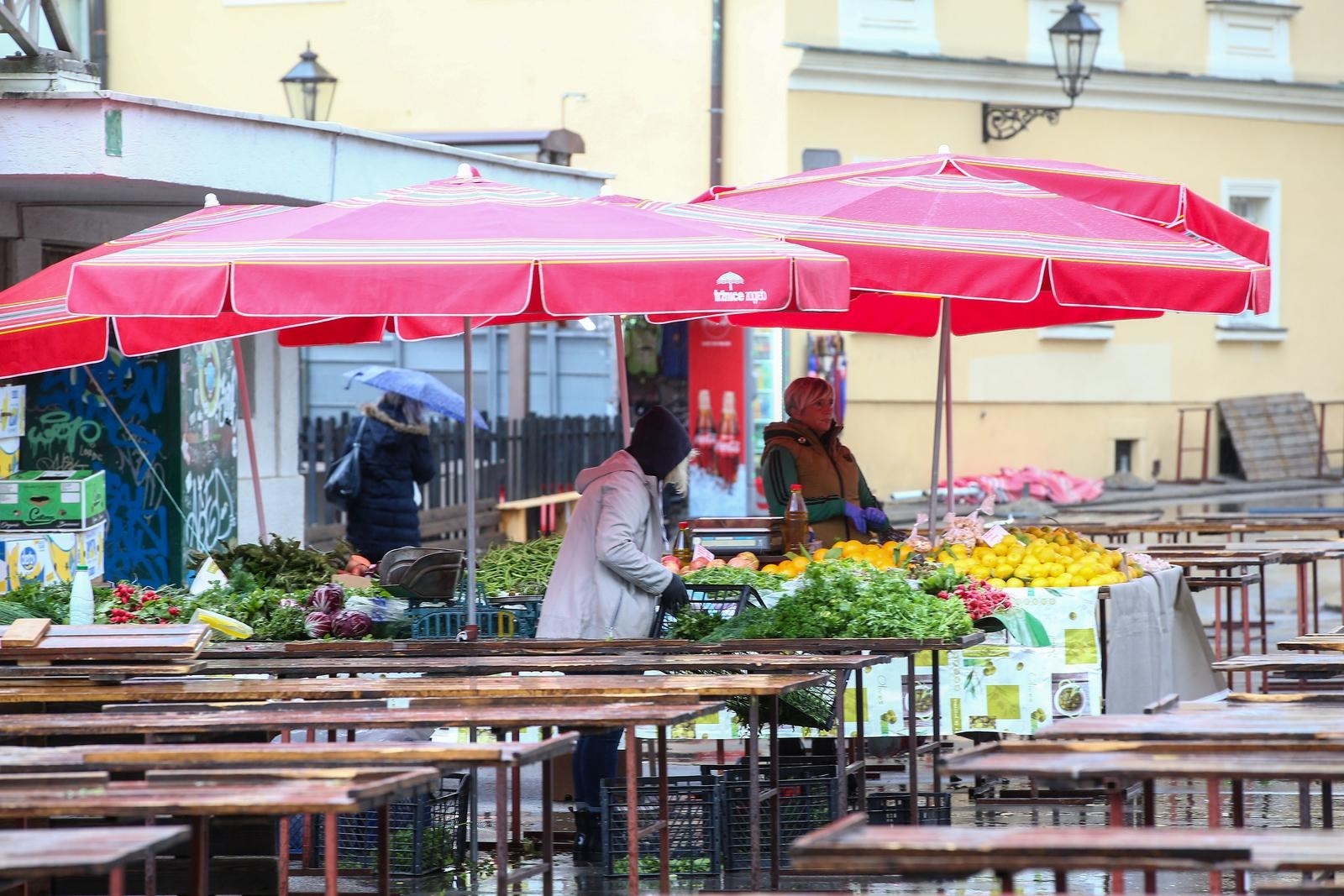 Akcija inspektora na tržnicama: Od 310 nadzora u 159 utvrđena povreda propisa