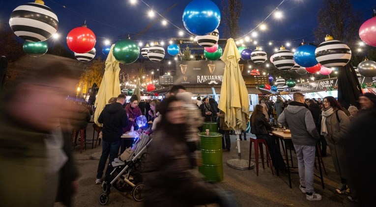 Grad Zagreb: Na adventskim kućicama ipak će biti moguće plaćati gotovinom