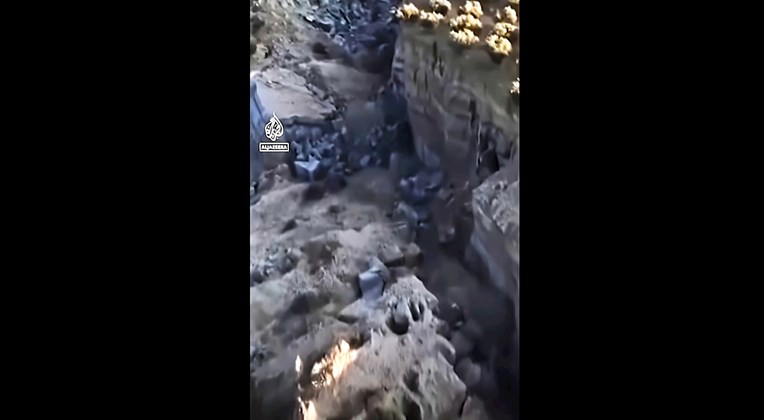 Nestvarna snimka. Ovo je bila ravna zemlja u Turskoj, sad je golemi kanjon