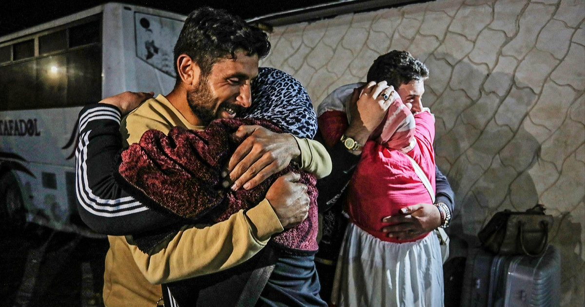 VIDEO Grupa ranjenih Palestinaca vratila se u Gazu kroz Egipat