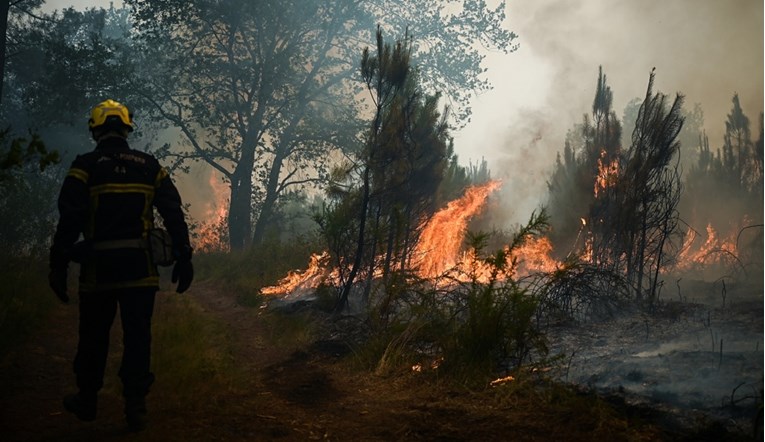 Vatrogasac piroman podmetnuo požare u Francuskoj, prijeti mu kazna od 150.000 eura