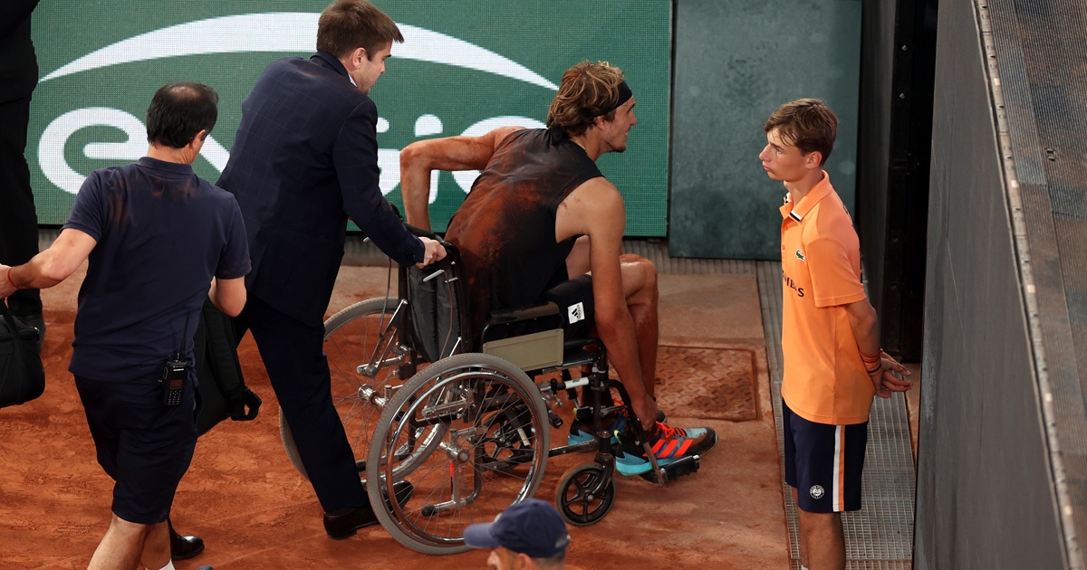 Zverev u kolicima izveden s terena nakon strašne ozljede, Nadal je prvi finalist RG-a
